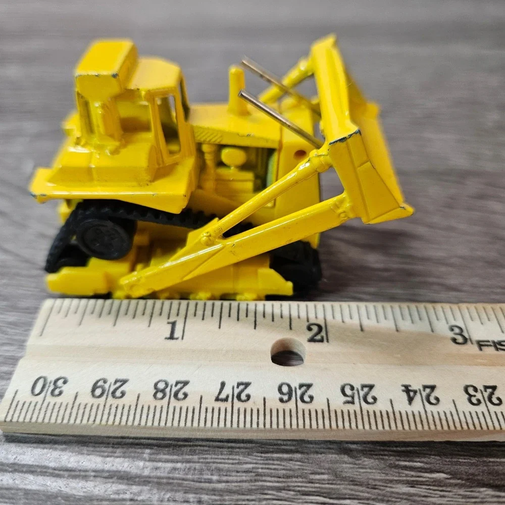 Hot Wheels 1979 Cat Bulldozer Yellow Diecast Construction Vehicle